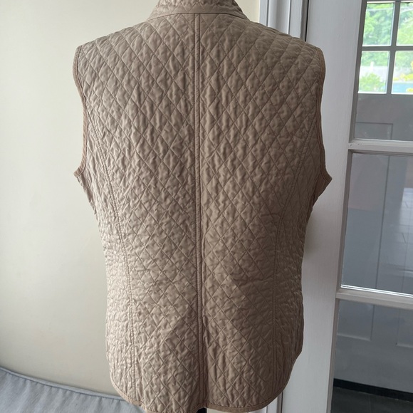 Women's Talbots Petites Tan Quilted Lightweight Vest, Size LP - Picture 3 of 9